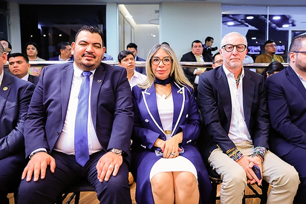 Presidenta asiste a la sesi&oacute;n plenaria de instalaci&oacute;n de Nueva Legislatura