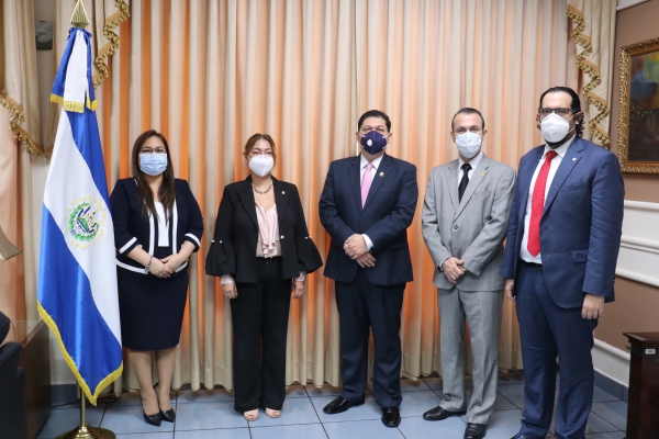 AUTORIDADES CCR RECIBEN RESPALDO INTERNACIONAL