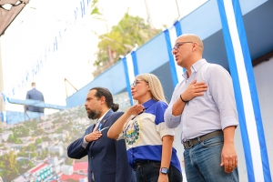 CCR entona a una sola voz el Himno Nacional